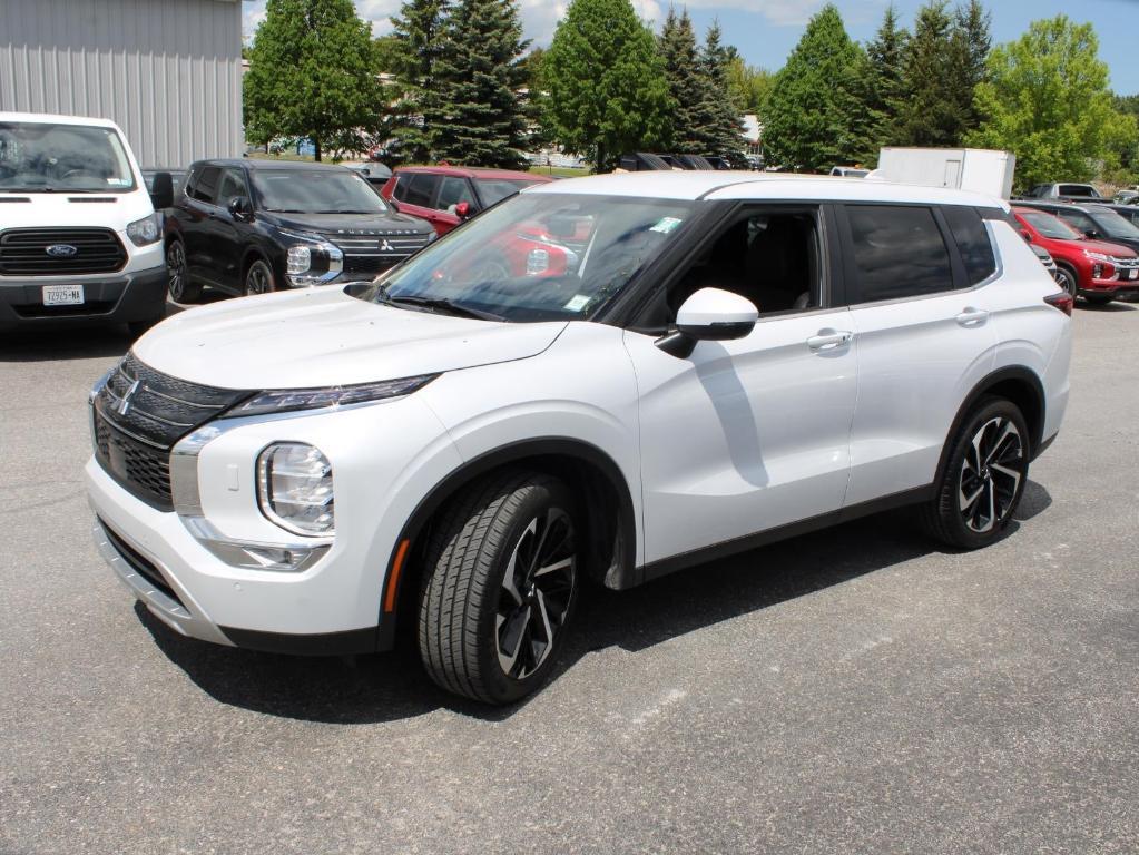 used 2024 Mitsubishi Outlander car, priced at $26,000