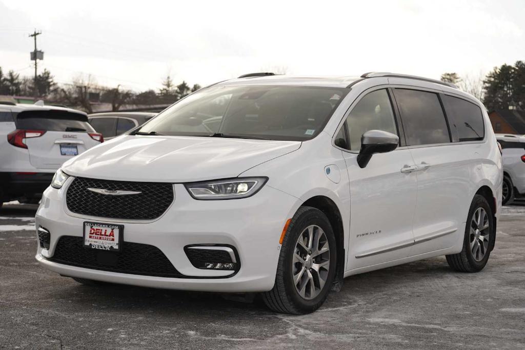 used 2023 Chrysler Pacifica Hybrid car, priced at $39,180