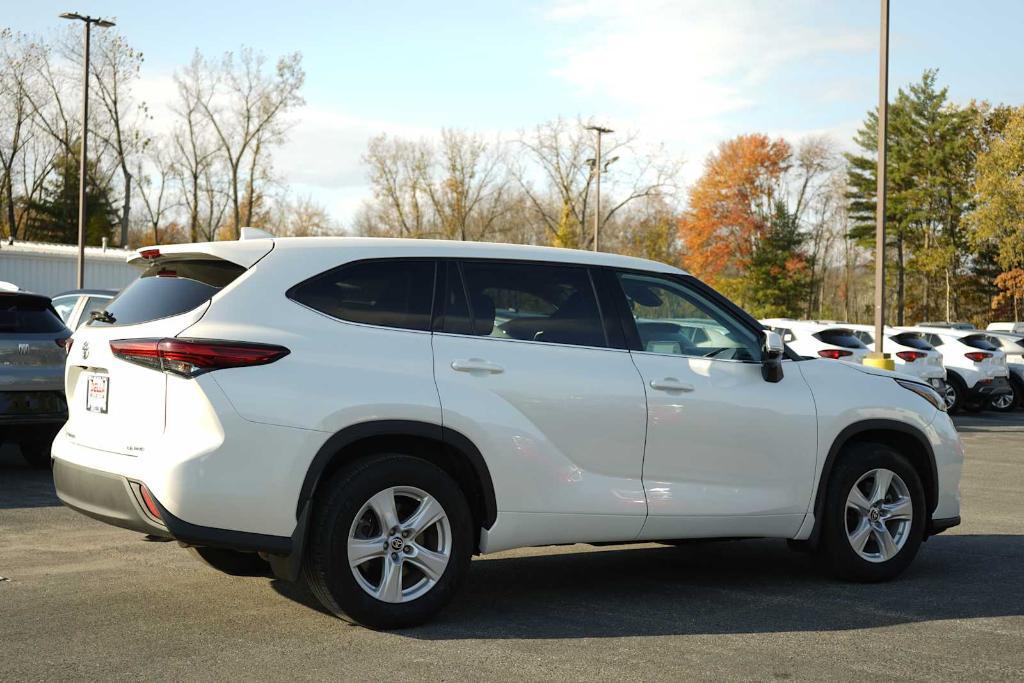 used 2021 Toyota Highlander car, priced at $30,980