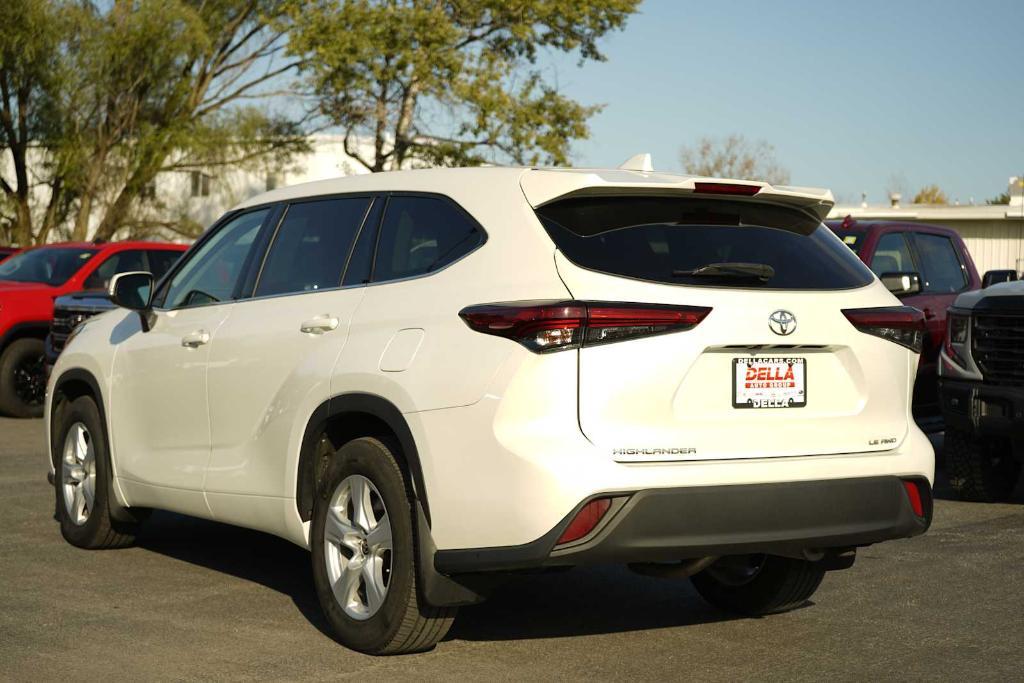 used 2021 Toyota Highlander car, priced at $30,980