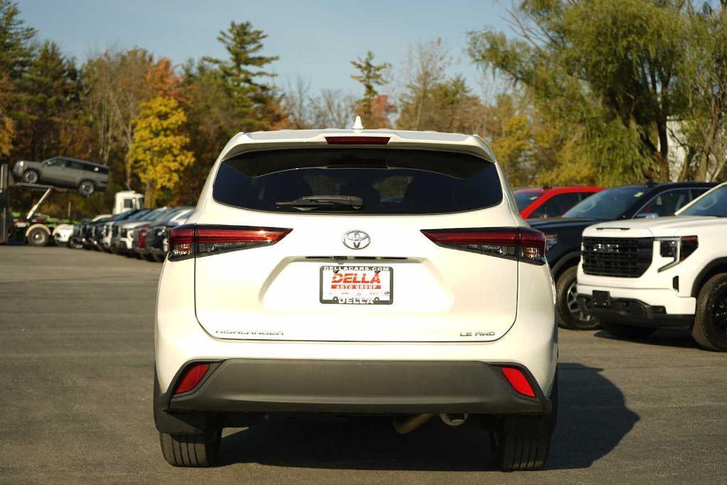 used 2021 Toyota Highlander car, priced at $30,980