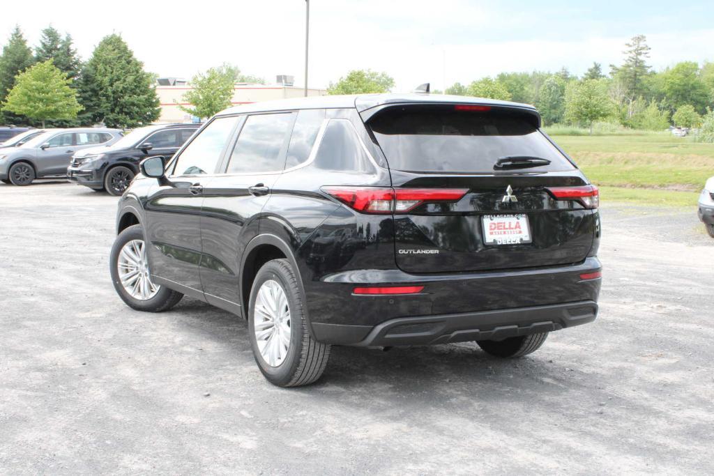 new 2024 Mitsubishi Outlander car, priced at $30,884