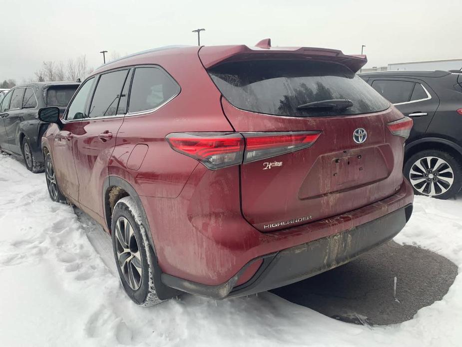 used 2021 Toyota Highlander Hybrid car, priced at $35,300