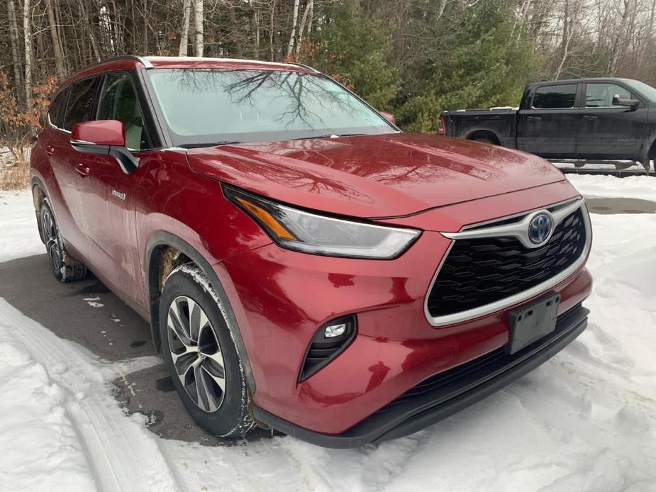 used 2021 Toyota Highlander Hybrid car, priced at $35,300