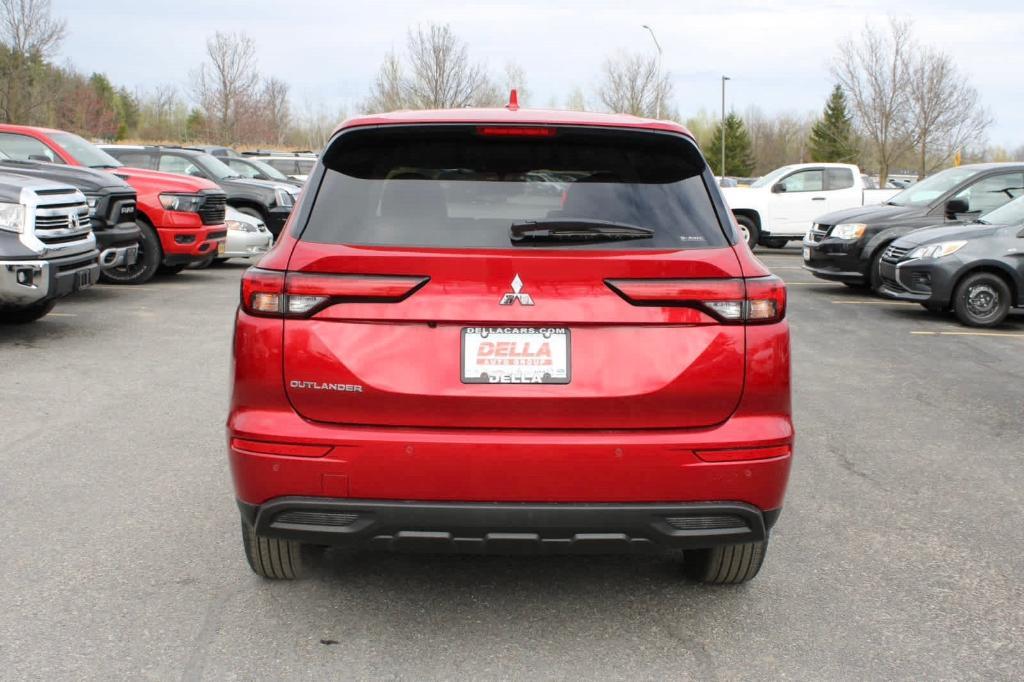 new 2024 Mitsubishi Outlander car, priced at $31,279