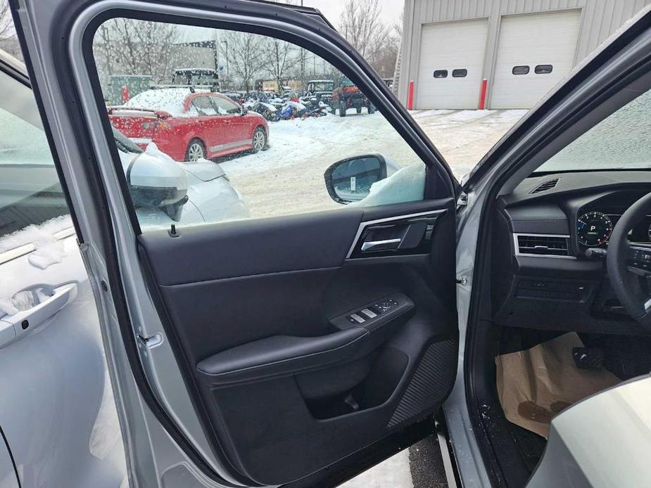 new 2024 Mitsubishi Outlander car, priced at $35,305