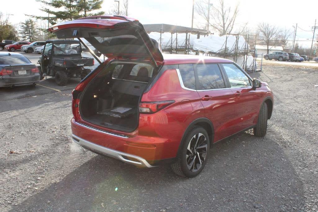 new 2024 Mitsubishi Outlander car, priced at $35,305