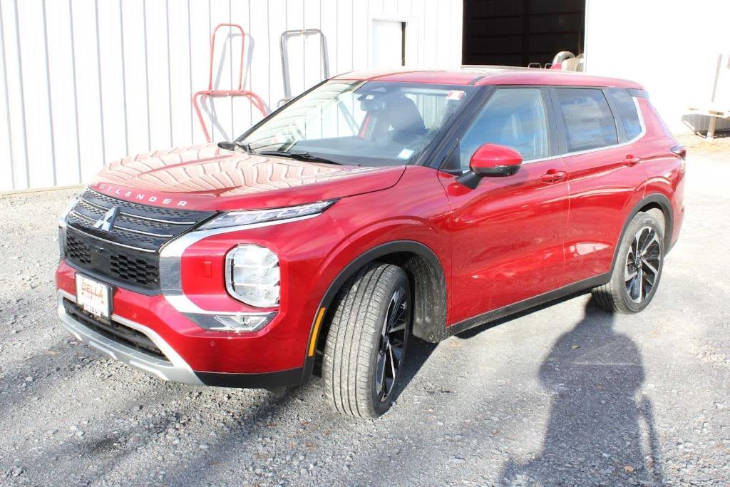 new 2024 Mitsubishi Outlander car, priced at $35,305