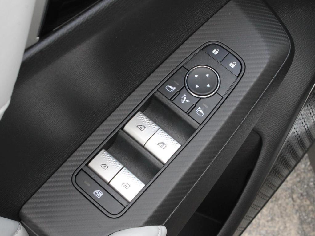 new 2025 Mitsubishi Outlander car, priced at $40,640