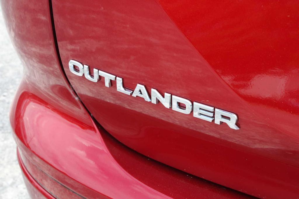 new 2024 Mitsubishi Outlander car, priced at $36,975