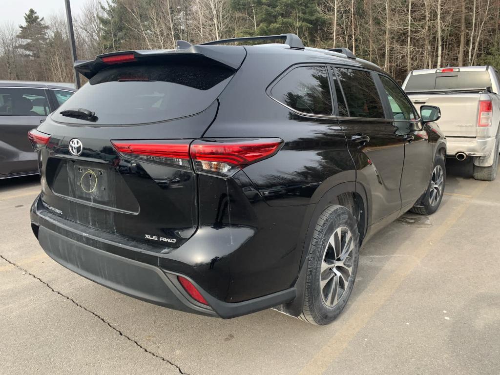 used 2023 Toyota Highlander car, priced at $38,489