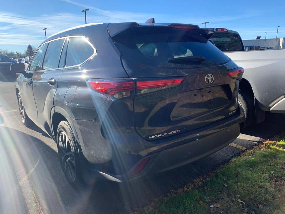 used 2022 Toyota Highlander car, priced at $36,000