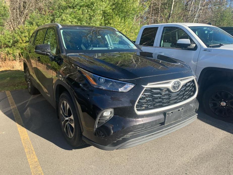 used 2022 Toyota Highlander car, priced at $36,000