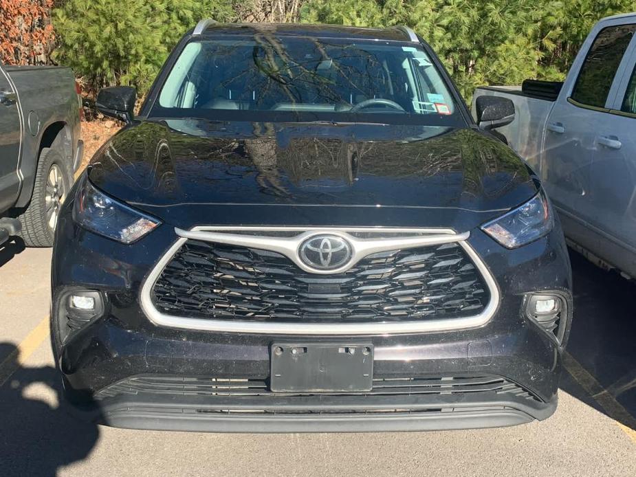 used 2022 Toyota Highlander car, priced at $36,000