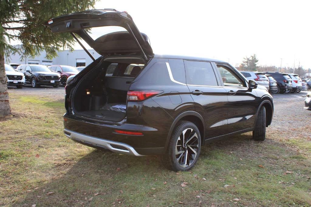 new 2024 Mitsubishi Outlander car, priced at $34,300