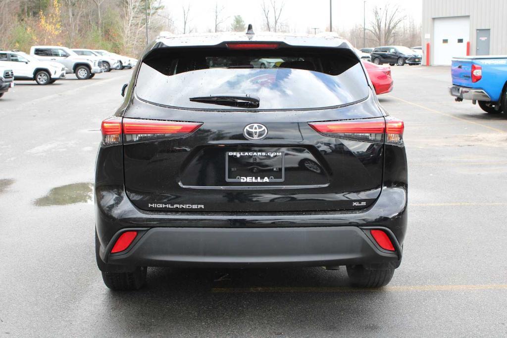 used 2023 Toyota Highlander car, priced at $39,899