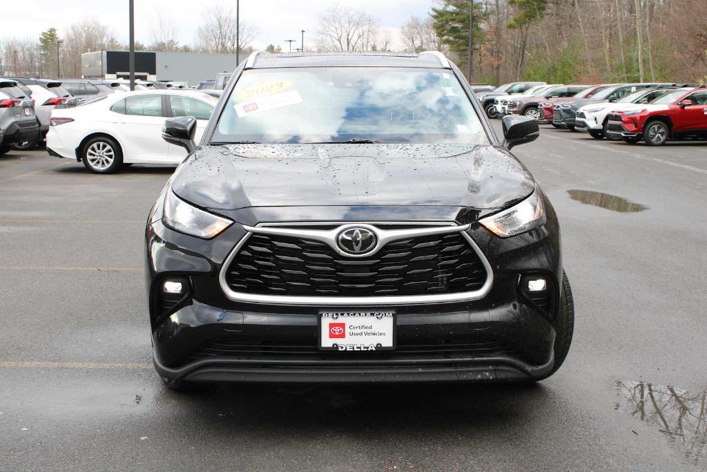 used 2023 Toyota Highlander car, priced at $39,899