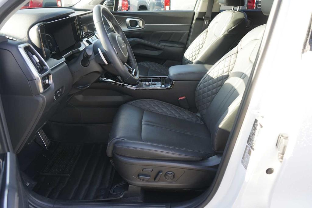 used 2023 Kia Sorento car, priced at $34,345