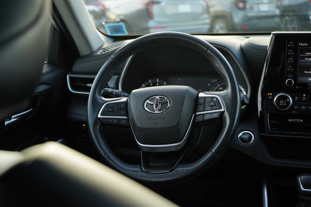 used 2022 Toyota Highlander car, priced at $31,985