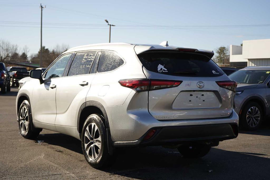 used 2022 Toyota Highlander car, priced at $34,975