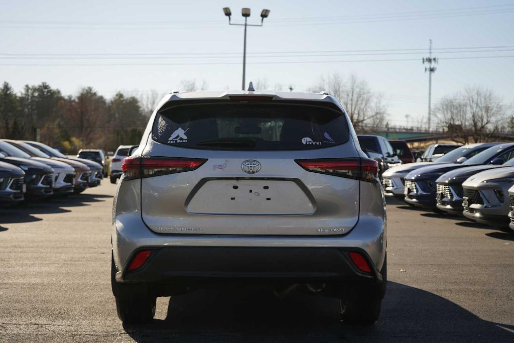 used 2022 Toyota Highlander car, priced at $34,975