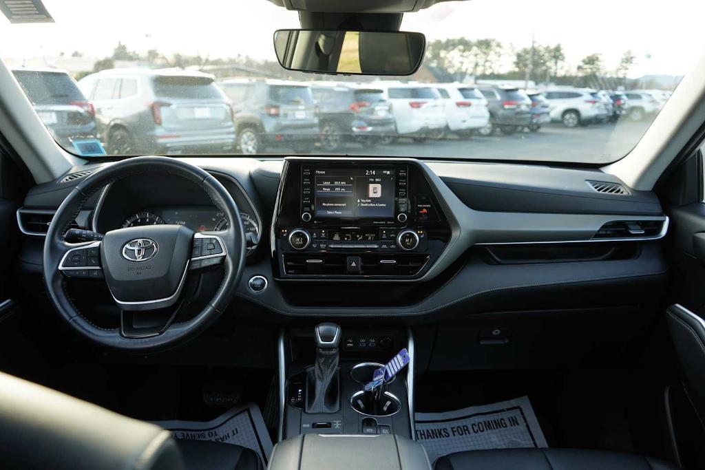 used 2022 Toyota Highlander car, priced at $31,985