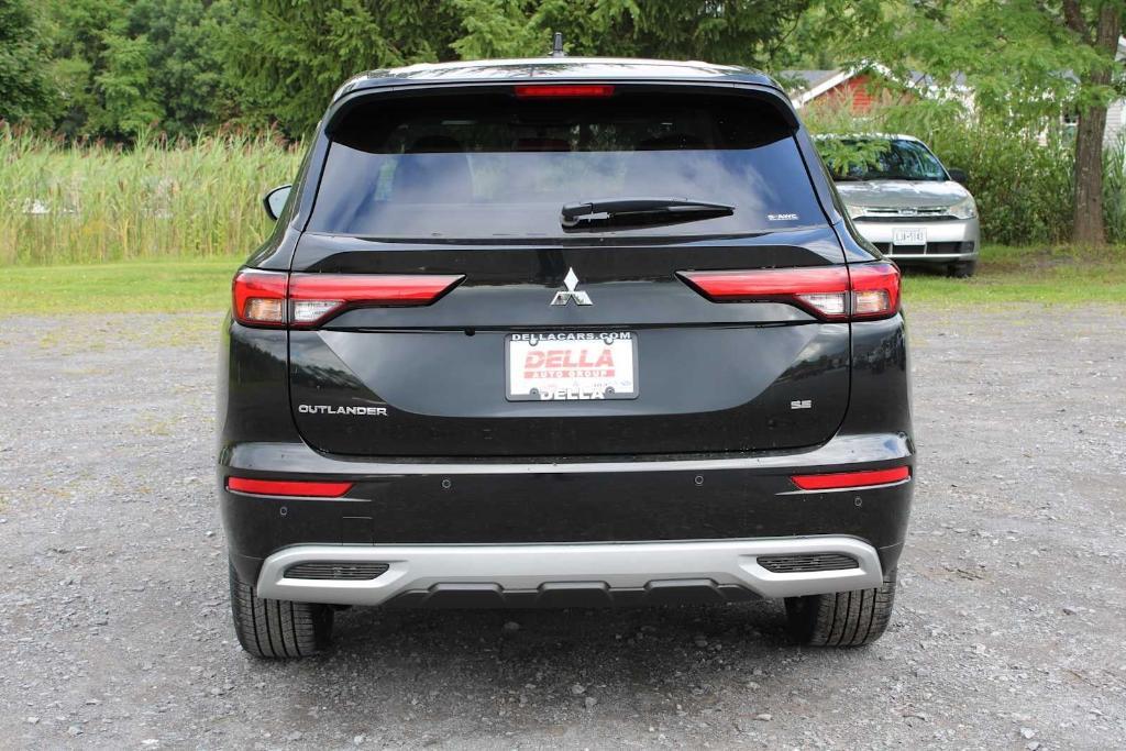 new 2024 Mitsubishi Outlander car, priced at $32,595