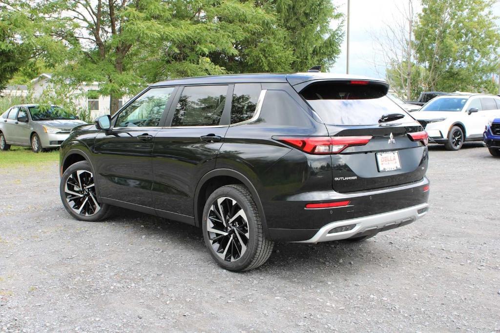 new 2024 Mitsubishi Outlander car, priced at $32,595