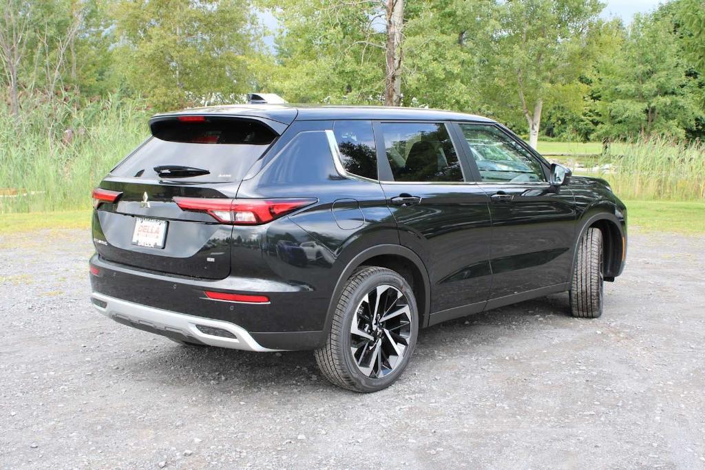 new 2024 Mitsubishi Outlander car, priced at $32,595