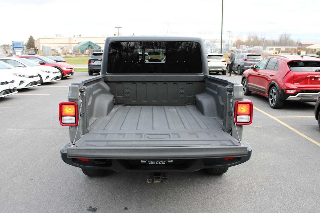 used 2021 Jeep Gladiator car, priced at $25,921