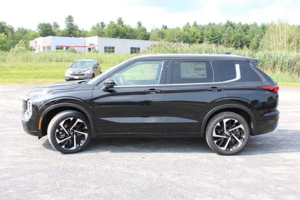 new 2024 Mitsubishi Outlander car, priced at $35,975