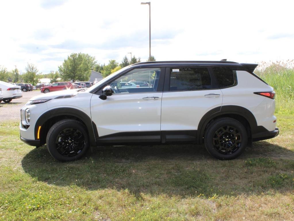 new 2025 Mitsubishi Outlander car, priced at $37,985