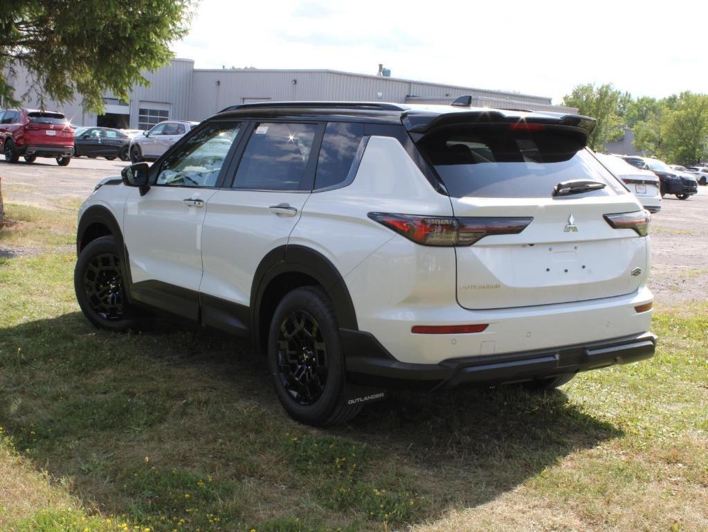 new 2025 Mitsubishi Outlander car, priced at $37,985