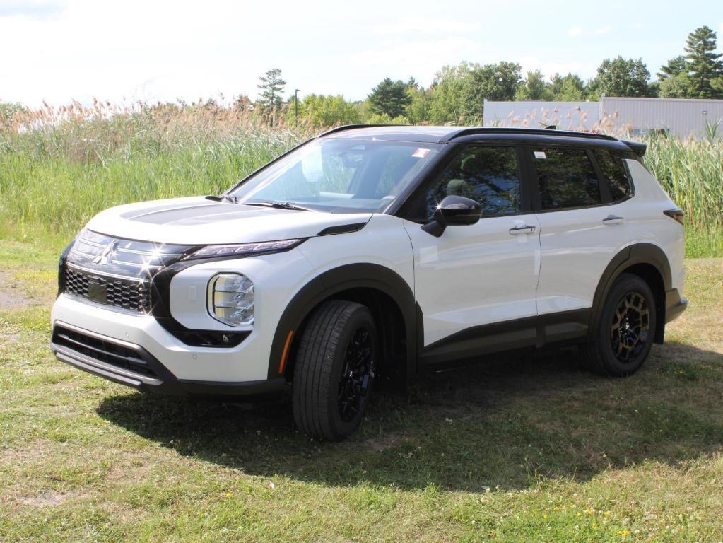new 2025 Mitsubishi Outlander car, priced at $37,985