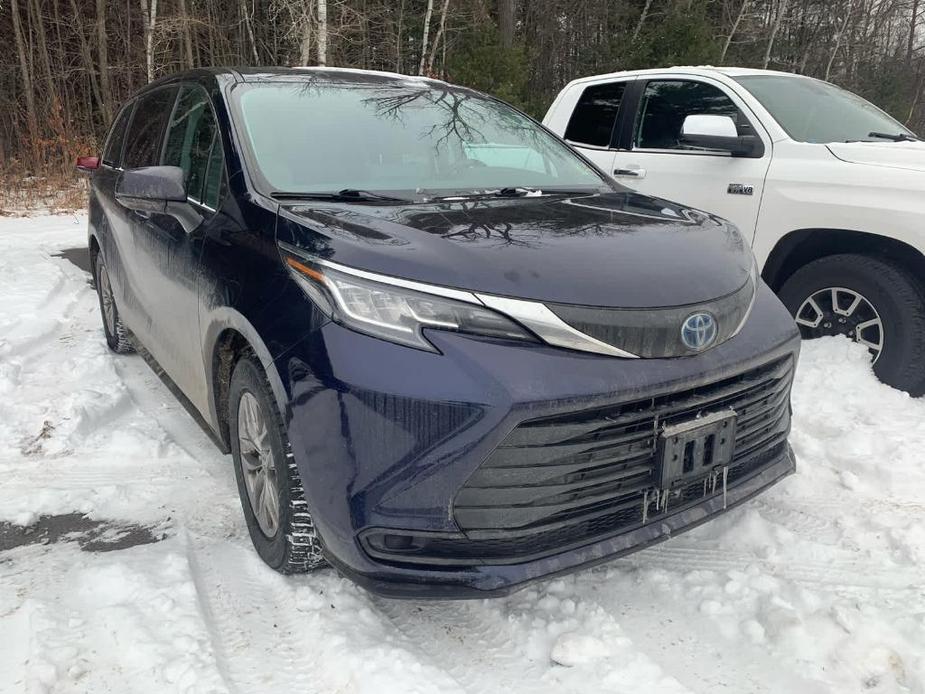 used 2022 Toyota Sienna car, priced at $33,900