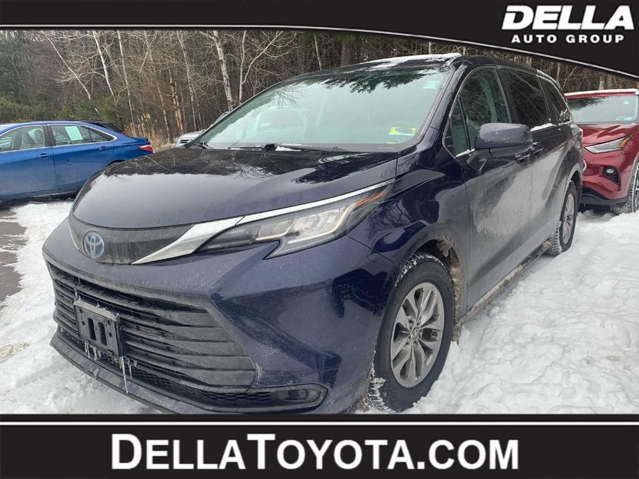 used 2022 Toyota Sienna car, priced at $33,900