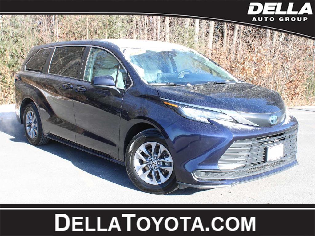 used 2022 Toyota Sienna car, priced at $28,399