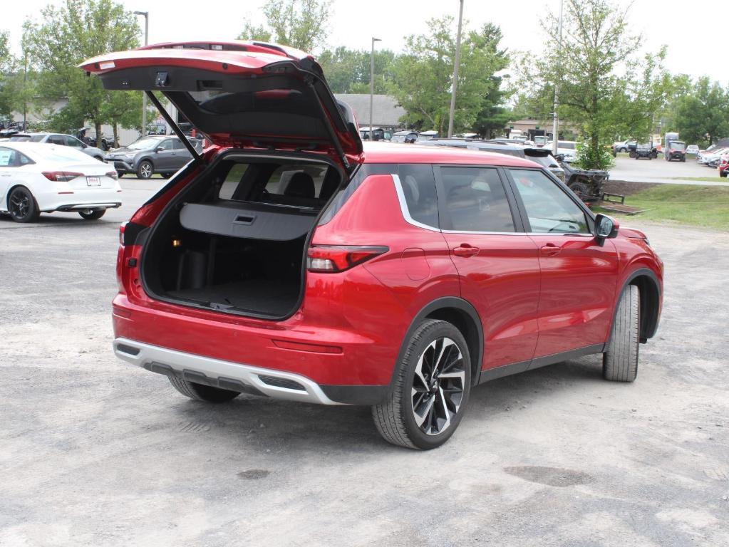 used 2024 Mitsubishi Outlander car, priced at $27,895