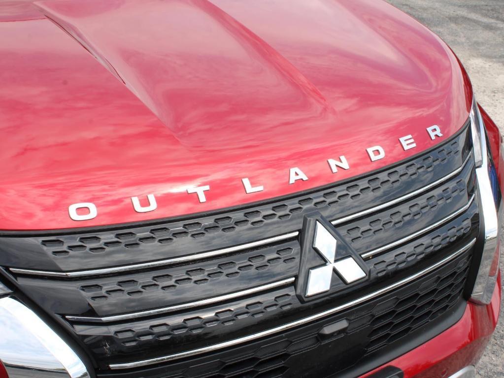 used 2024 Mitsubishi Outlander car, priced at $27,895