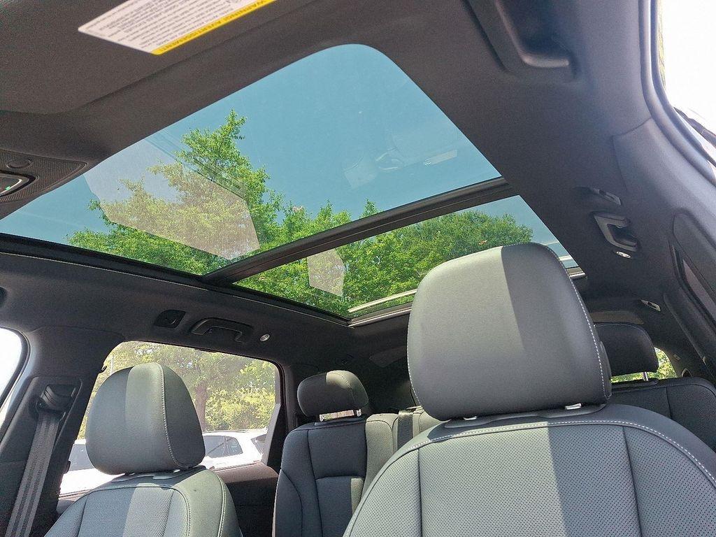 new 2025 Audi Q7 car, priced at $72,205