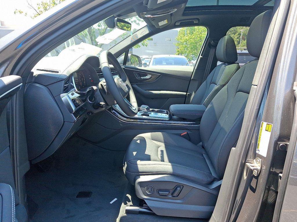 new 2025 Audi Q7 car, priced at $72,205