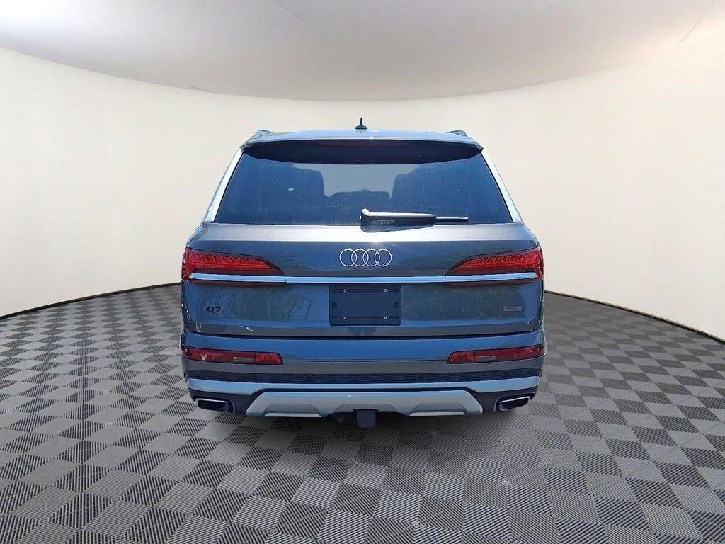 new 2025 Audi Q7 car, priced at $72,205