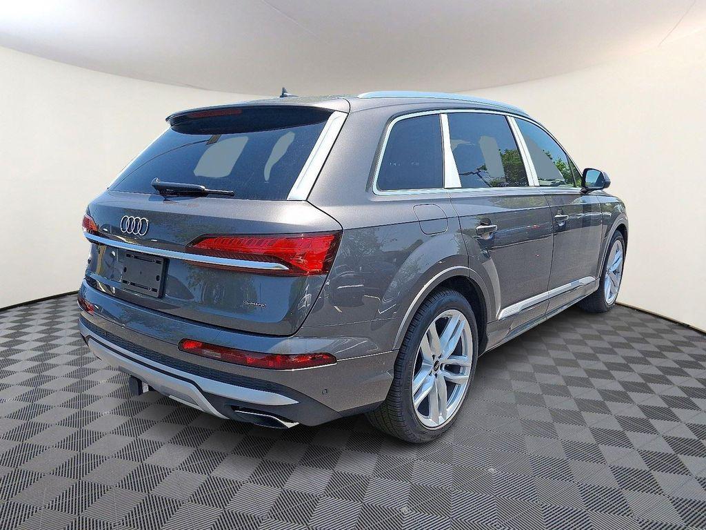 new 2025 Audi Q7 car, priced at $72,205