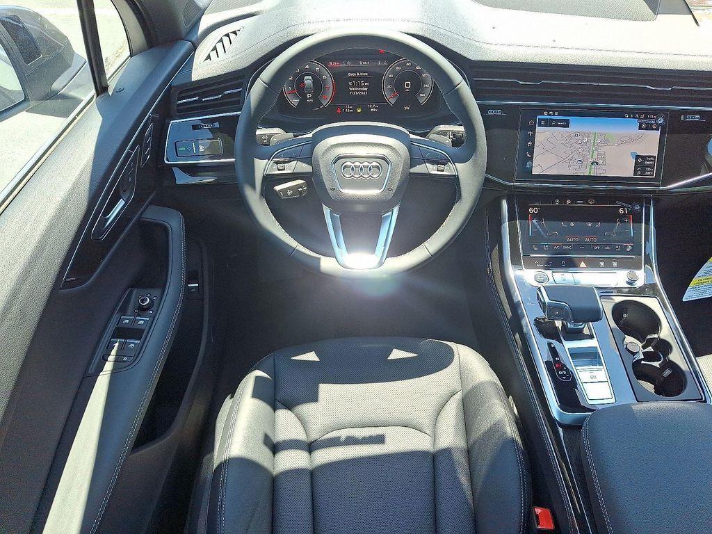new 2025 Audi Q7 car, priced at $72,205