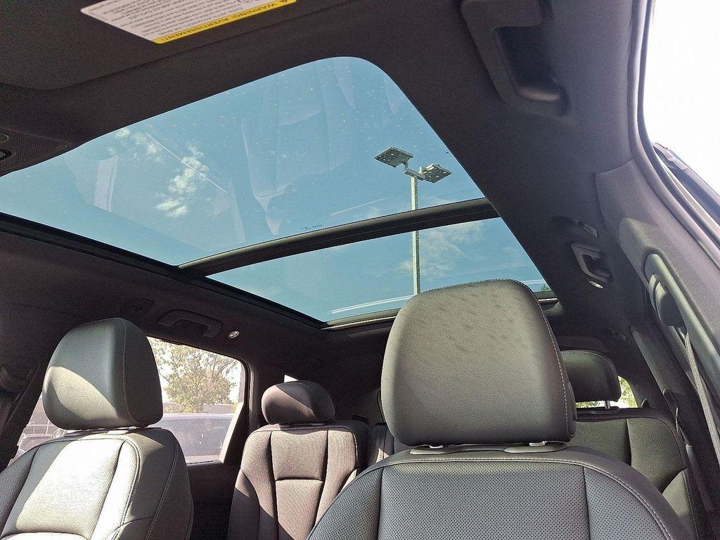 new 2025 Audi Q7 car, priced at $70,850