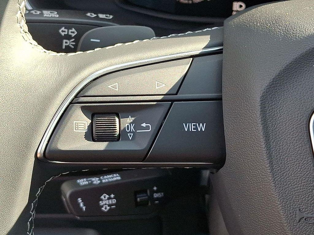 new 2025 Audi Q7 car, priced at $70,850