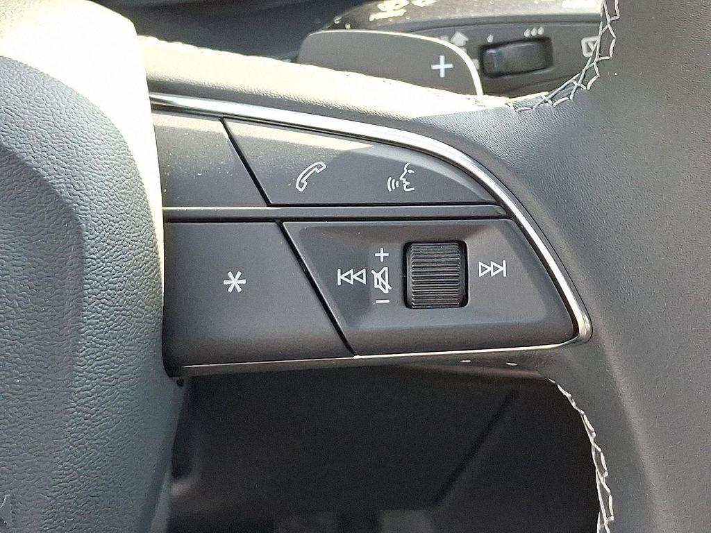 new 2025 Audi Q7 car, priced at $70,850