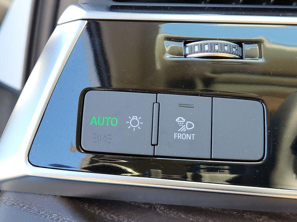 new 2026 Audi Q7 car, priced at $67,145