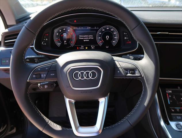 new 2025 Audi Q7 car, priced at $74,300