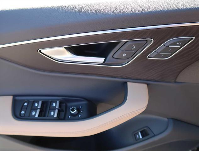 new 2025 Audi Q7 car, priced at $74,300